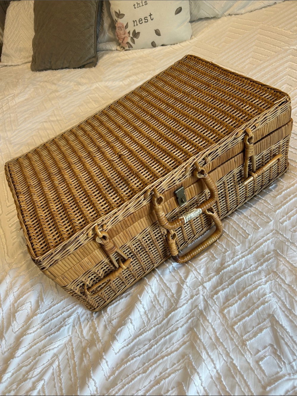 Vintage Valise Style Woven Wicker Rattan Picnic Suitcase Storage Decor